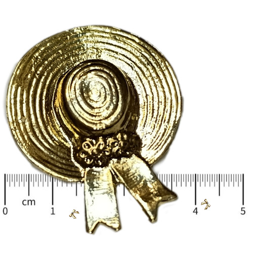 گل سینه طرح کلاه